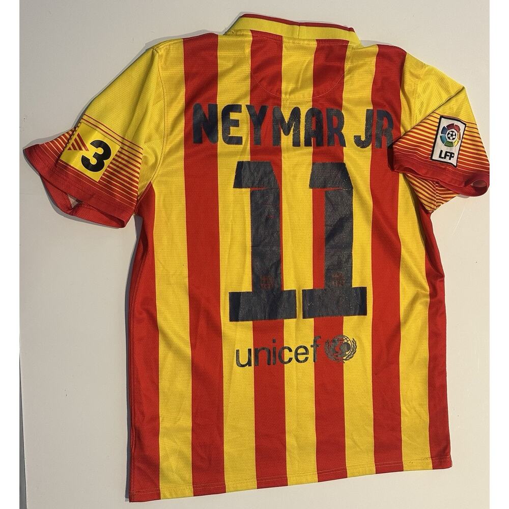 FC Barcelona Neymar Jr #11 Soccer Jersey Size Men’s Sz Large #3 On Sleeve 2013
